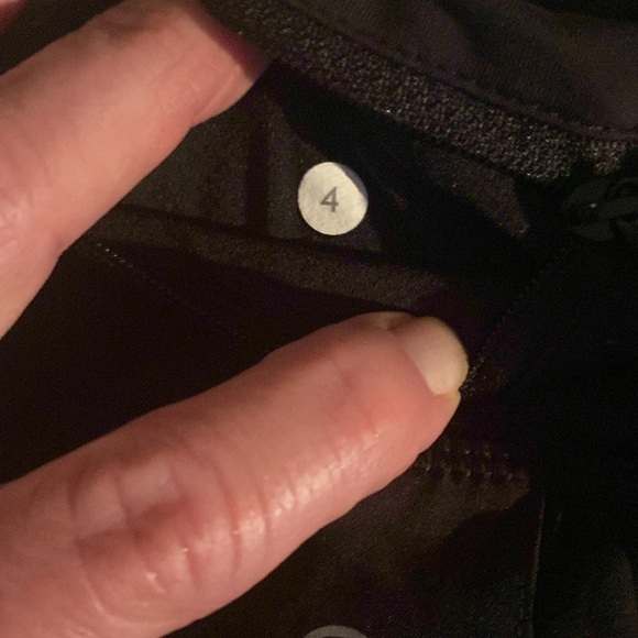 Lululemon Women's Black Skirt Skort with Back Ruffles Hemline Size 4 - Picture 6 of 6